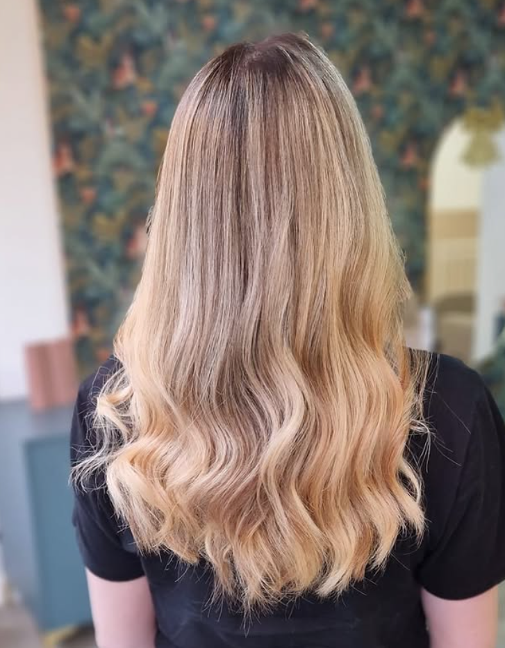 Balayage lumineux réalisé au salon